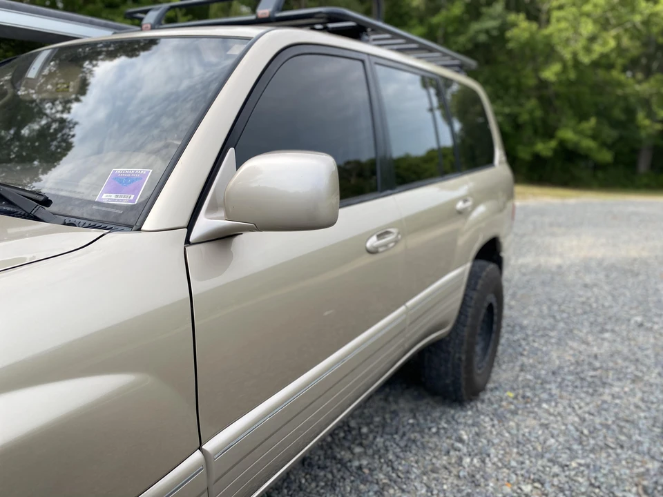 2002 Lexus LX 2nd Gen - Image 21 of 31