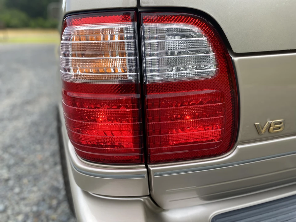 2002 Lexus LX 2nd Gen - Image 29 of 31
