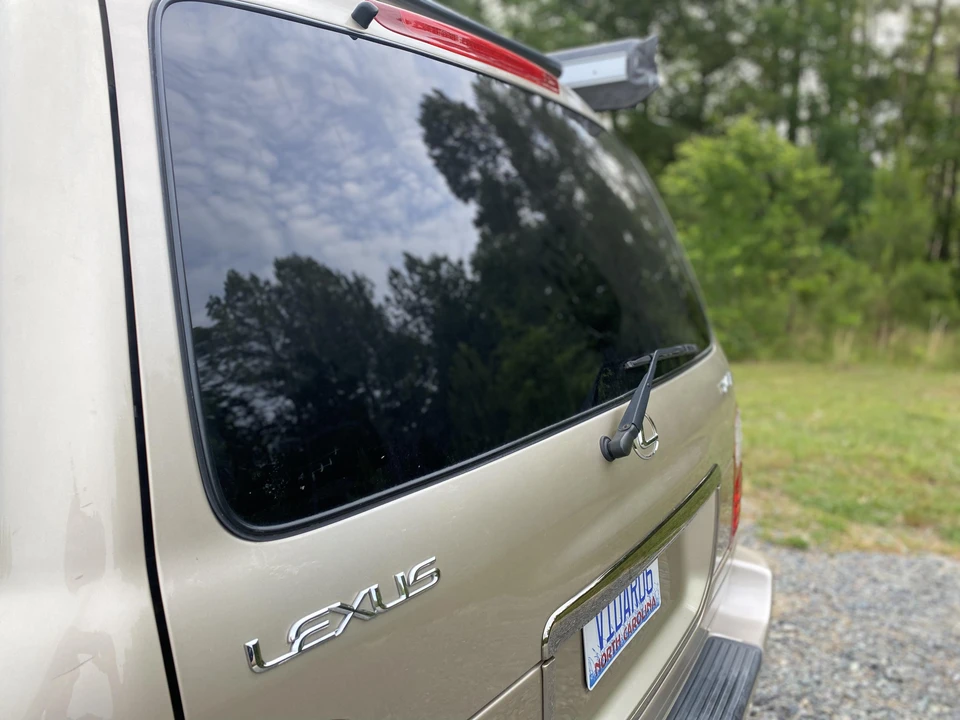 2002 Lexus LX 2nd Gen - Image 28 of 31