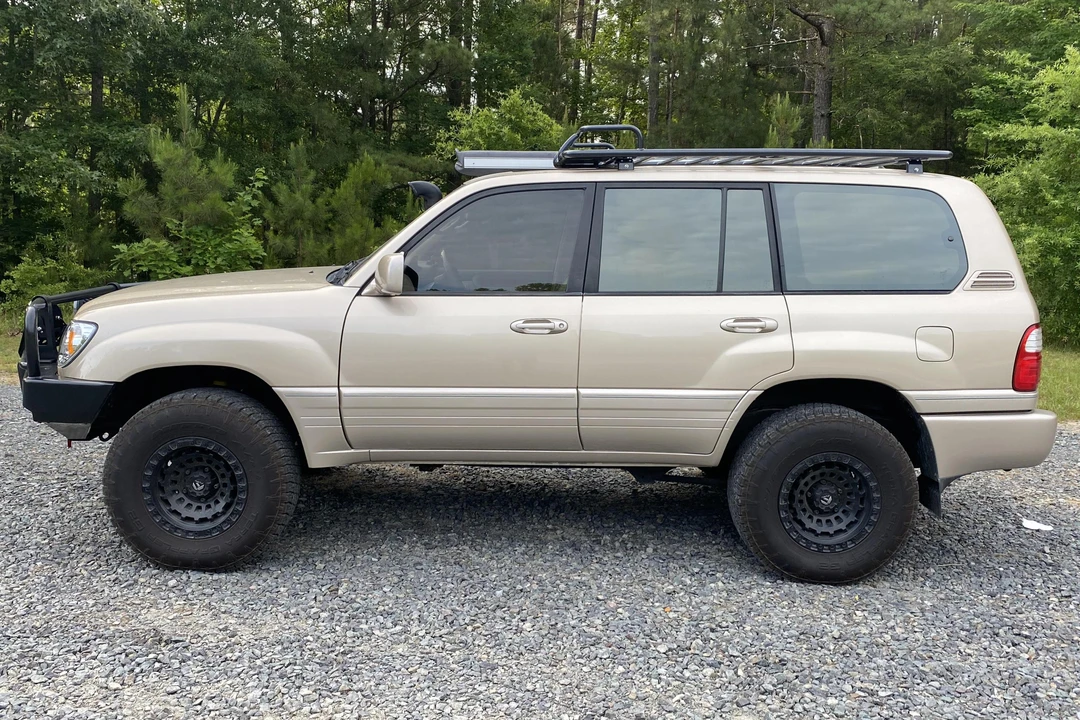 2002 Lexus LX 2nd Gen - Image 3 of 31