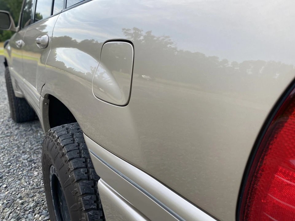 2002 Lexus LX 2nd Gen - Image 26 of 31