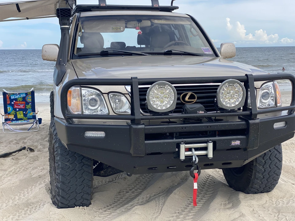 2002 Lexus LX 2nd Gen - Image 11 of 31