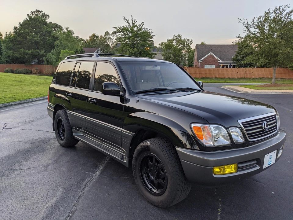 2002 Lexus LX 2nd Gen - Image 12 of 31
