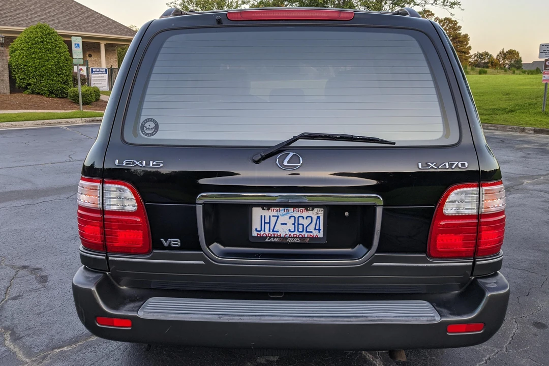 2002 Lexus LX 2nd Gen - Image 5 of 31