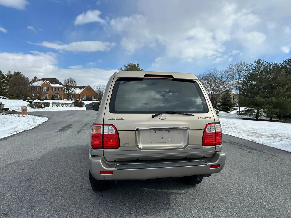 2002 Lexus LX 2nd Gen - Image 29 of 31