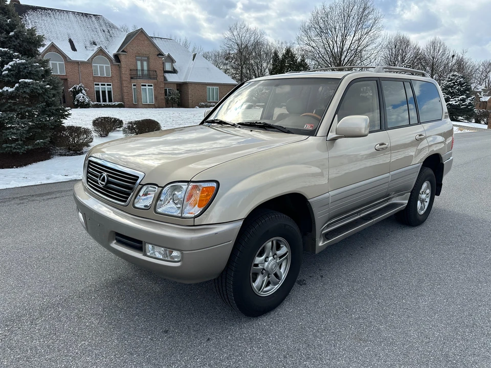 2002 Lexus LX 2nd Gen - Image 12 of 31