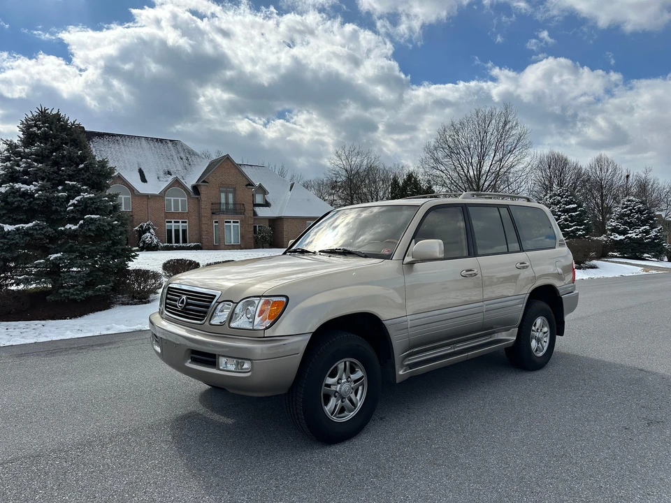 2002 Lexus LX 2nd Gen - Image 13 of 31