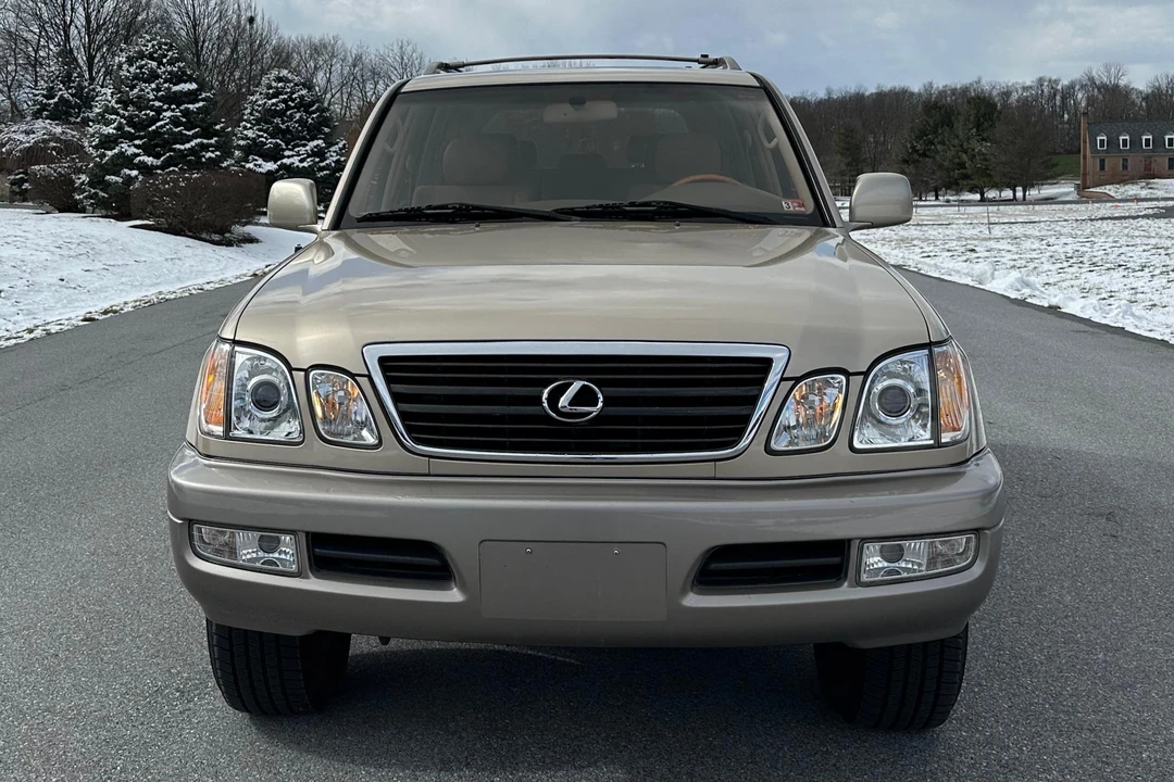 2002 Lexus LX 2nd Gen - Image 2 of 31