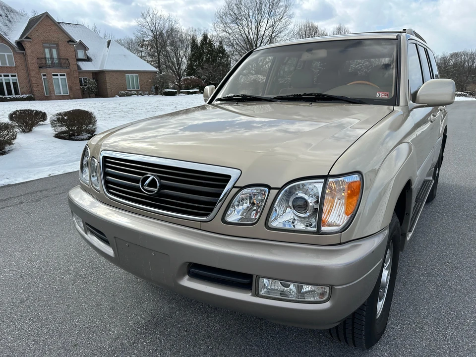 2002 Lexus LX 2nd Gen - Image 7 of 31