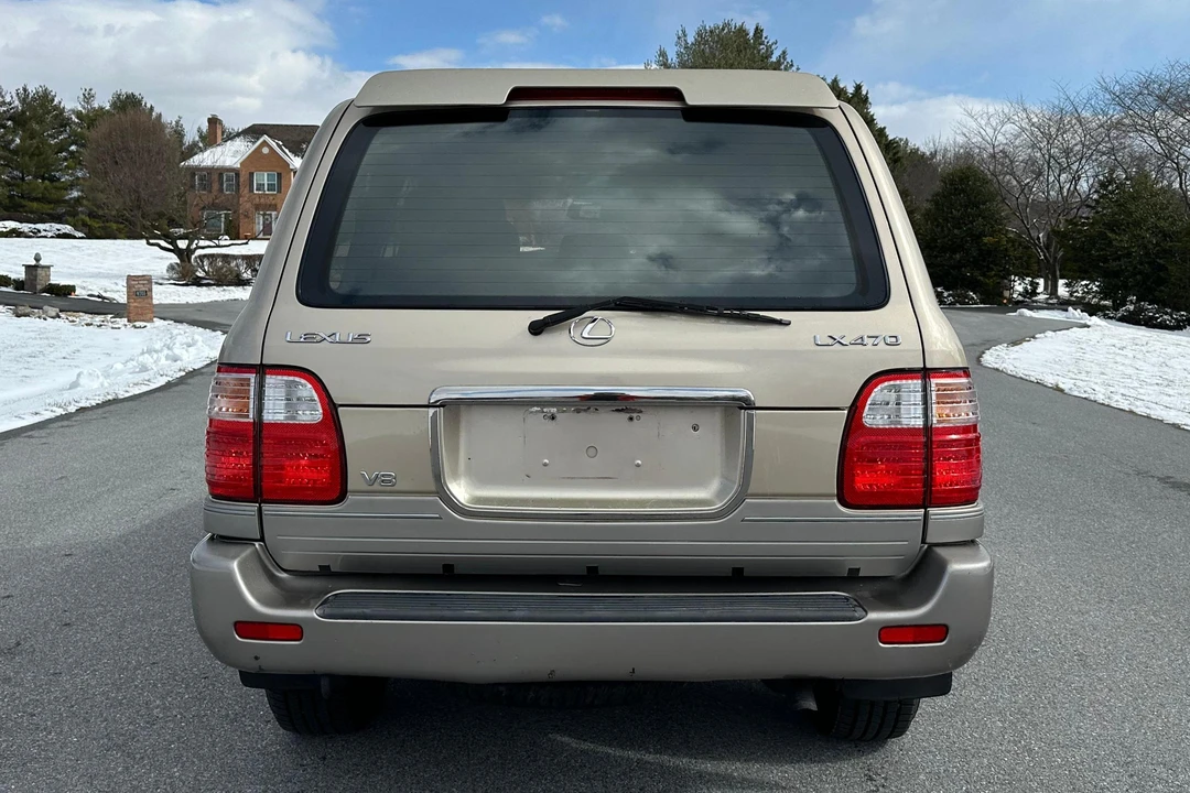 2002 Lexus LX 2nd Gen - Image 5 of 31