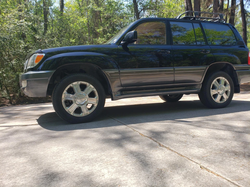 2002 Lexus LX 2nd Gen - Image 11 of 31