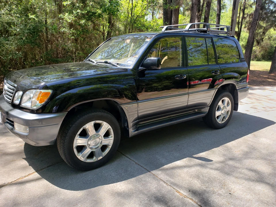 2002 Lexus LX 2nd Gen - Image 9 of 31