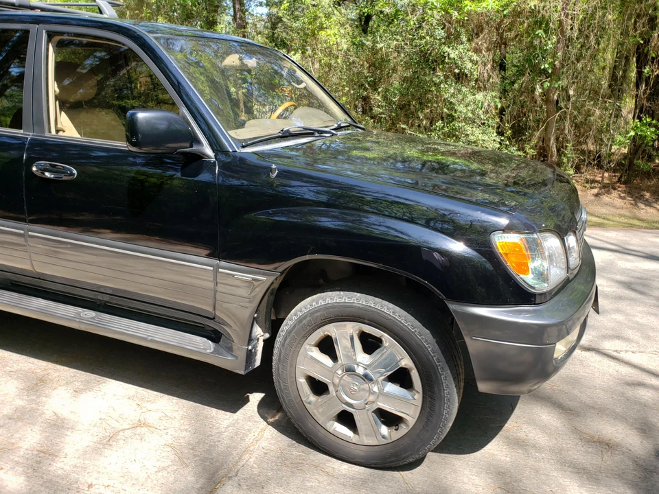 2002 Lexus LX 2nd Gen - Image 26 of 31