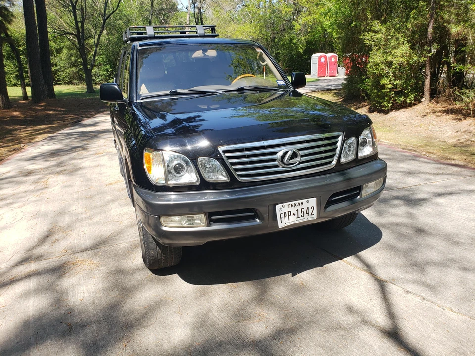 2002 Lexus LX 2nd Gen - Image 28 of 31