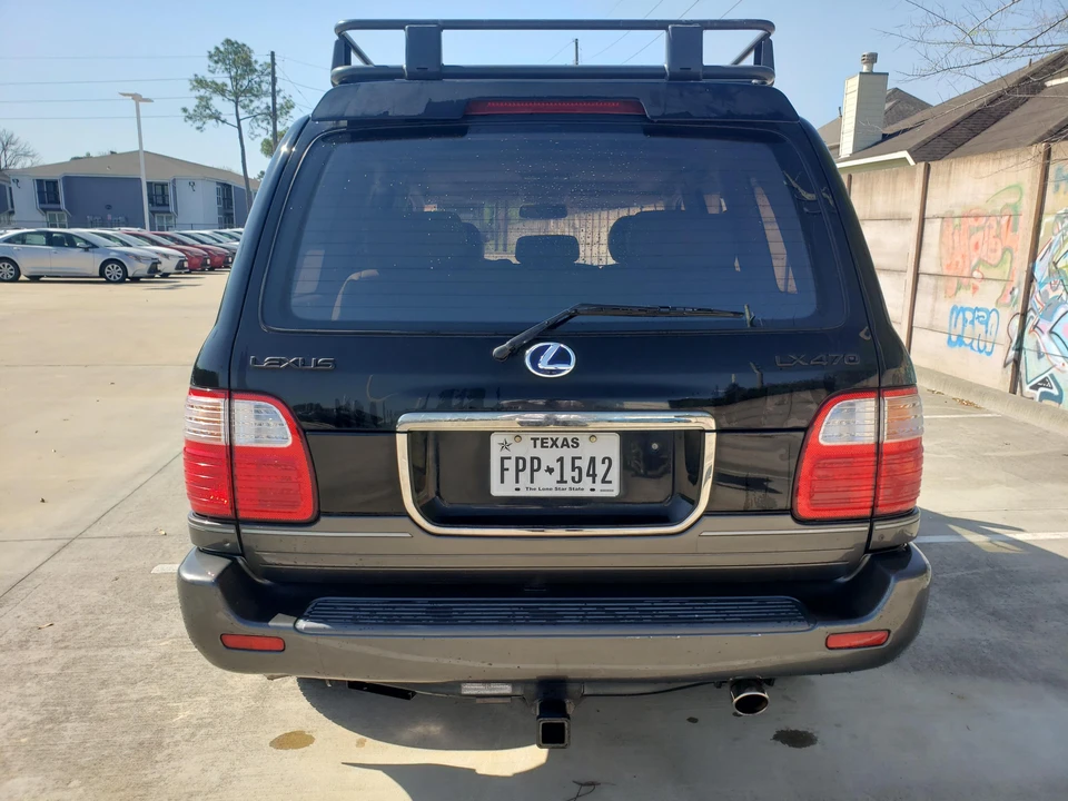 2002 Lexus LX 2nd Gen - Image 17 of 31