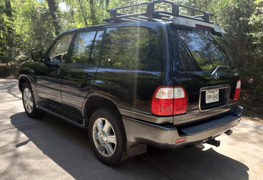 2002 Lexus LX 2nd Gen - Image 3 of 31