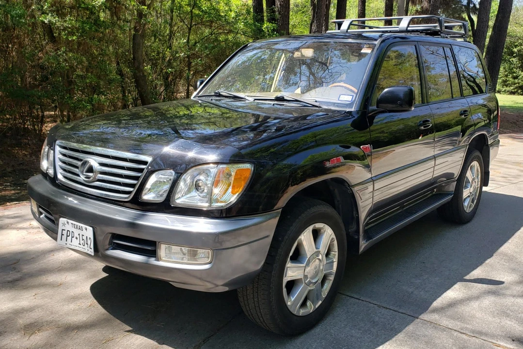 2002 Lexus LX 2nd Gen - Image 2 of 31