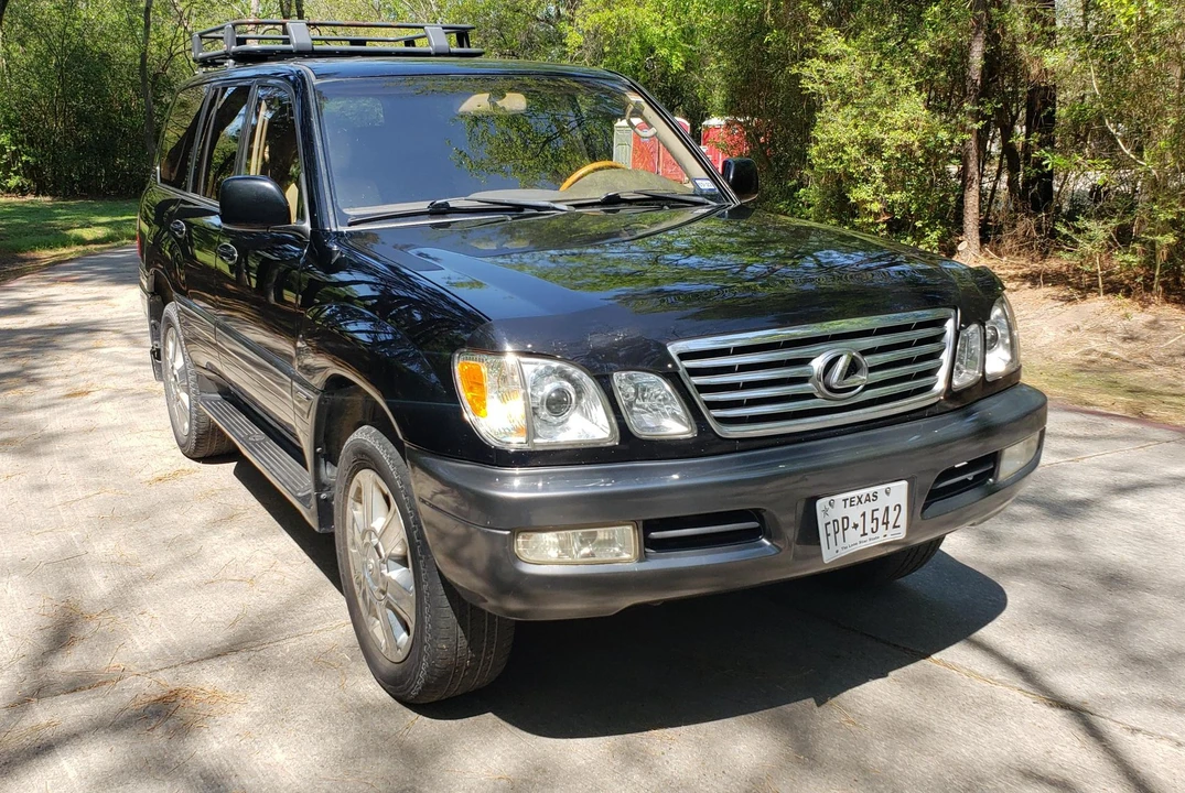 2002 Lexus LX 2nd Gen - Image 27 of 31
