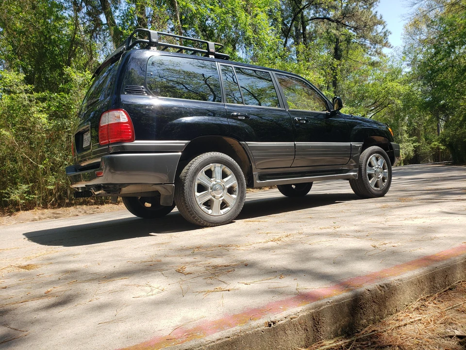 2002 Lexus LX 2nd Gen - Image 22 of 31