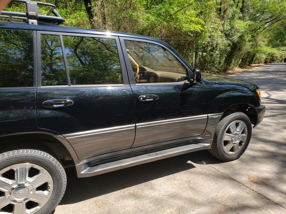 2002 Lexus LX 2nd Gen - Image 20 of 31