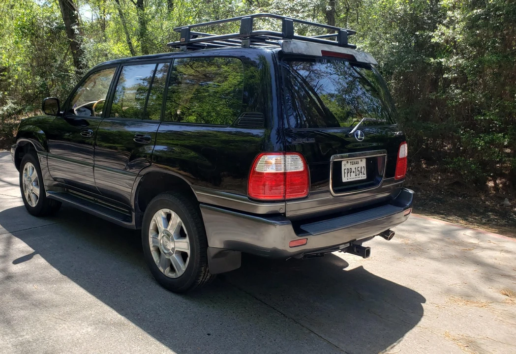2002 Lexus LX 2nd Gen - Image 15 of 31