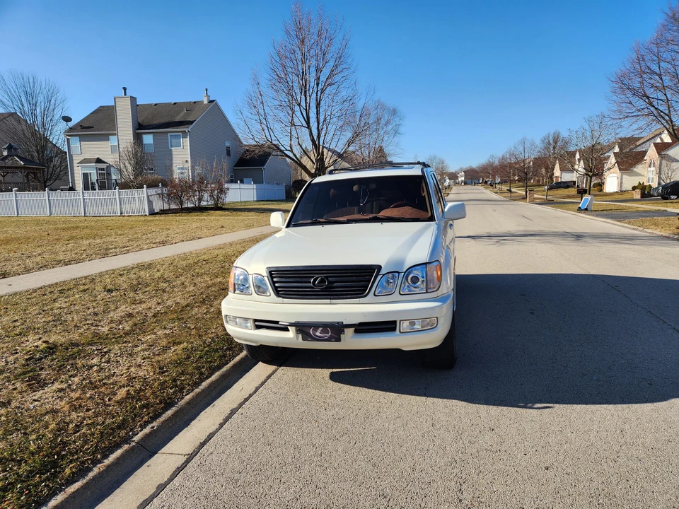 2002 Lexus LX 2nd Gen - Image 8 of 31