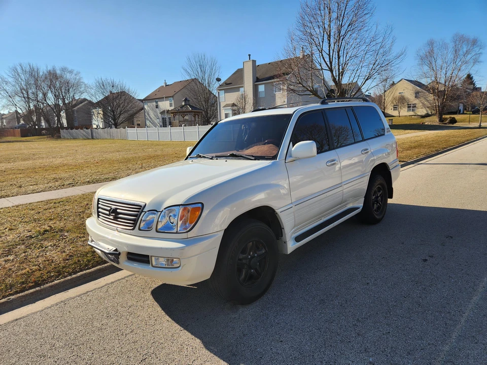 2002 Lexus LX 2nd Gen - Image 13 of 31