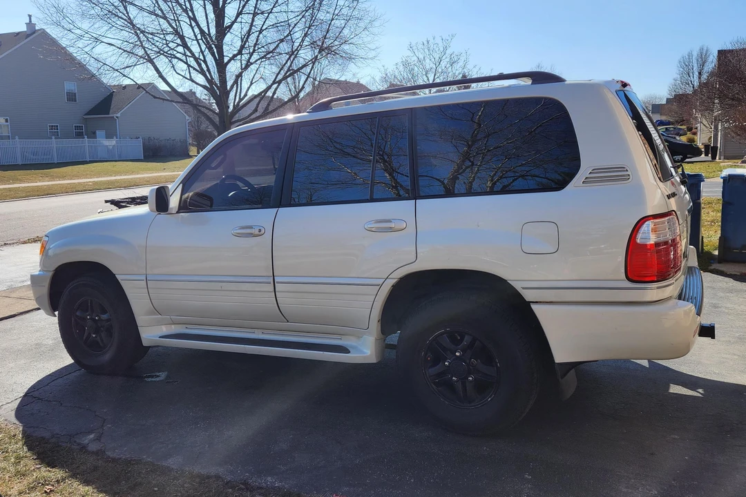 2002 Lexus LX 2nd Gen - Image 3 of 31