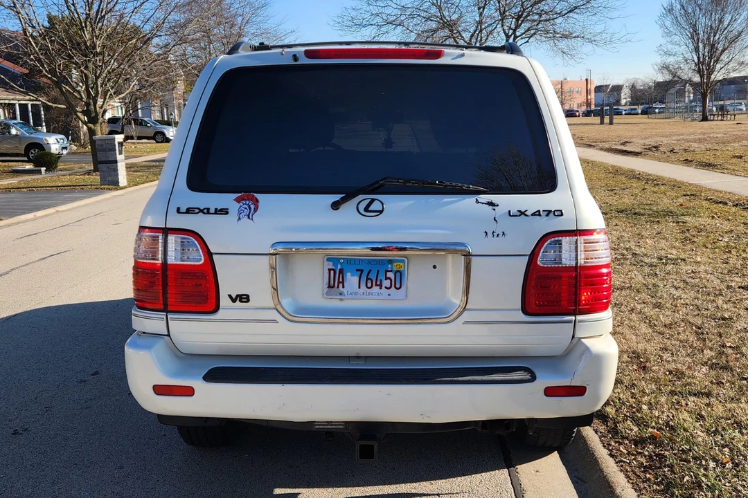 2002 Lexus LX 2nd Gen - Image 5 of 31
