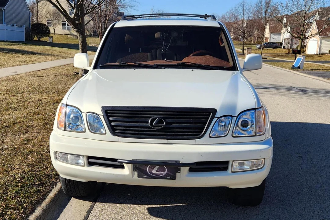 2002 Lexus LX 2nd Gen - Image 2 of 31