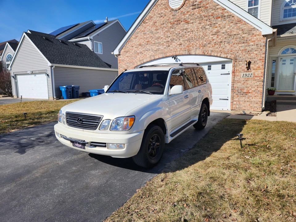 2002 Lexus LX 2nd Gen - Image 12 of 31
