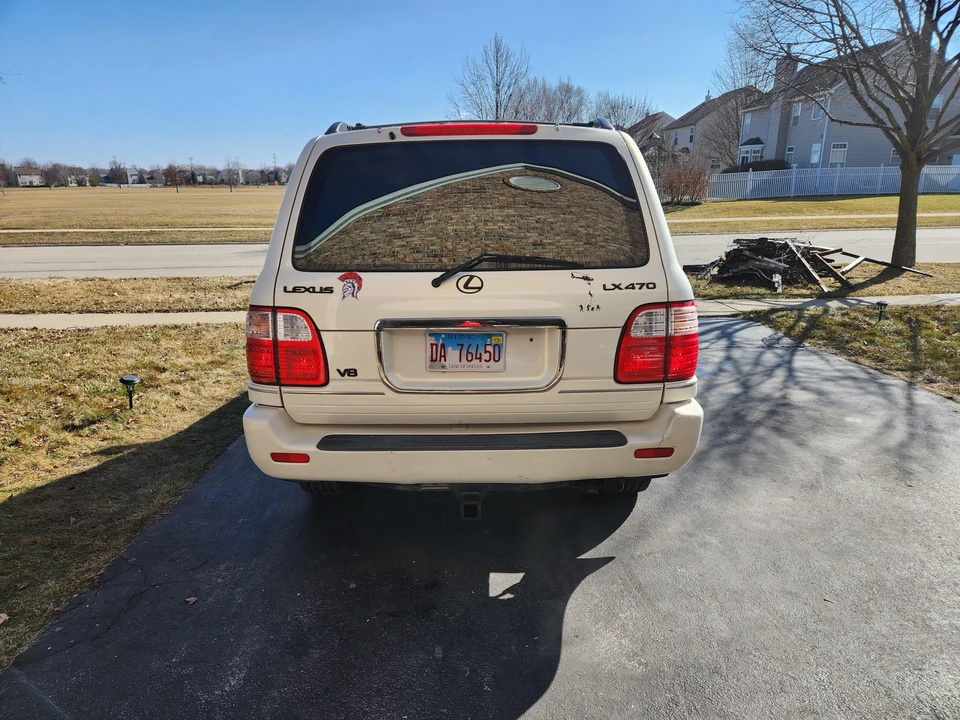 2002 Lexus LX 2nd Gen - Image 28 of 31