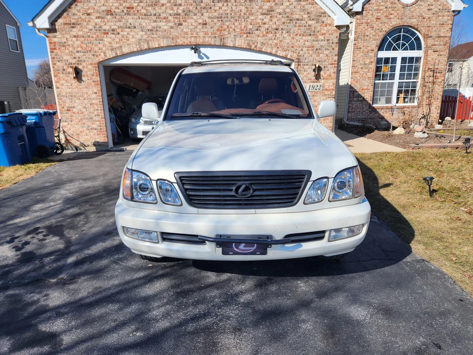 2002 Lexus LX 2nd Gen - Image 6 of 31