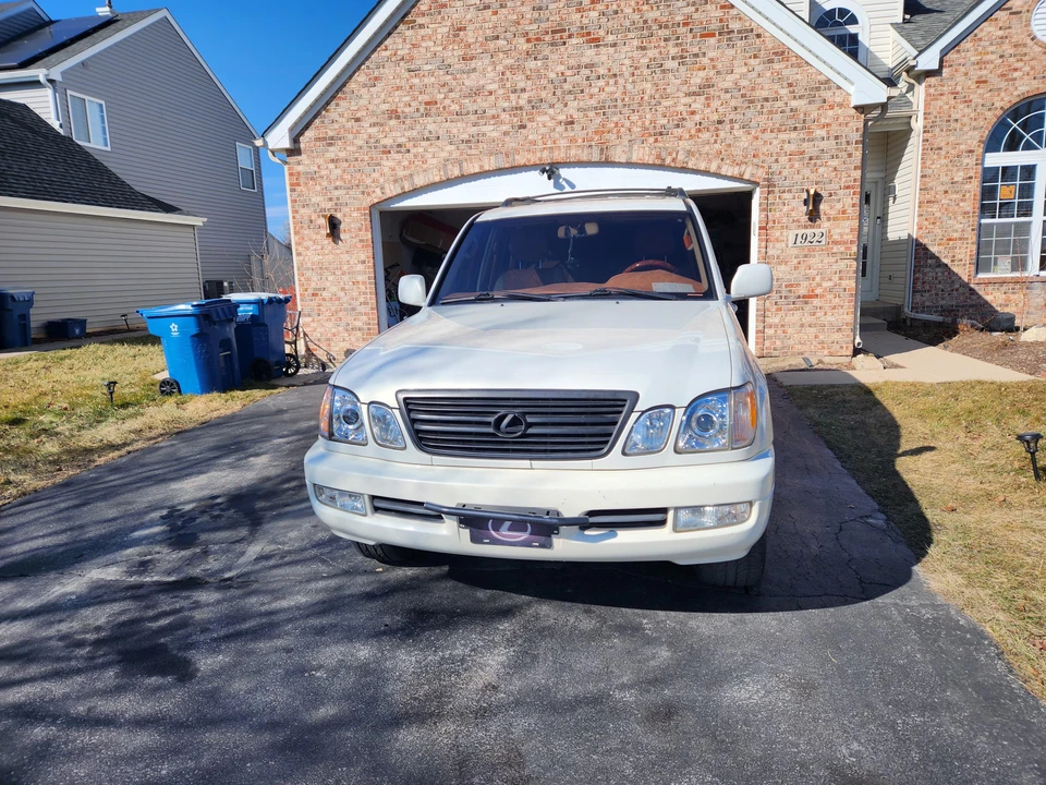 2002 Lexus LX 2nd Gen - Image 7 of 31