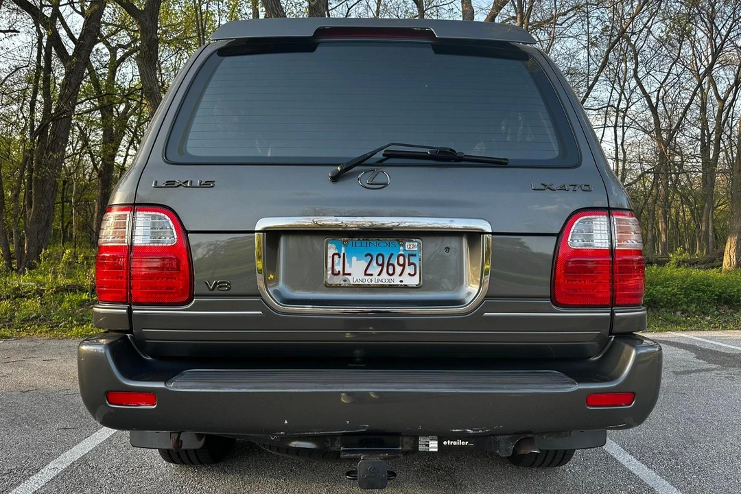 2002 Lexus LX 2nd Gen - Image 5 of 31