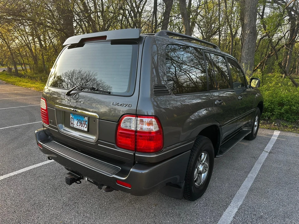2002 Lexus LX 2nd Gen - Image 26 of 31