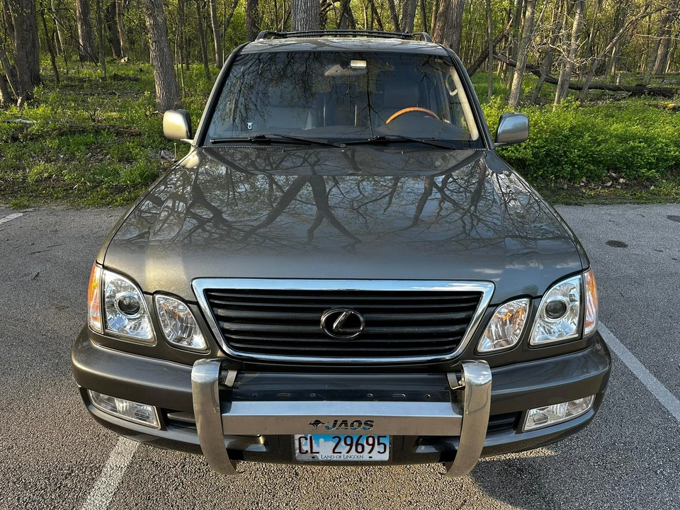 2002 Lexus LX 2nd Gen - Image 6 of 31