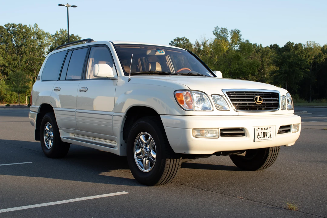 2002 Lexus LX 2nd Gen - Image 22 of 31