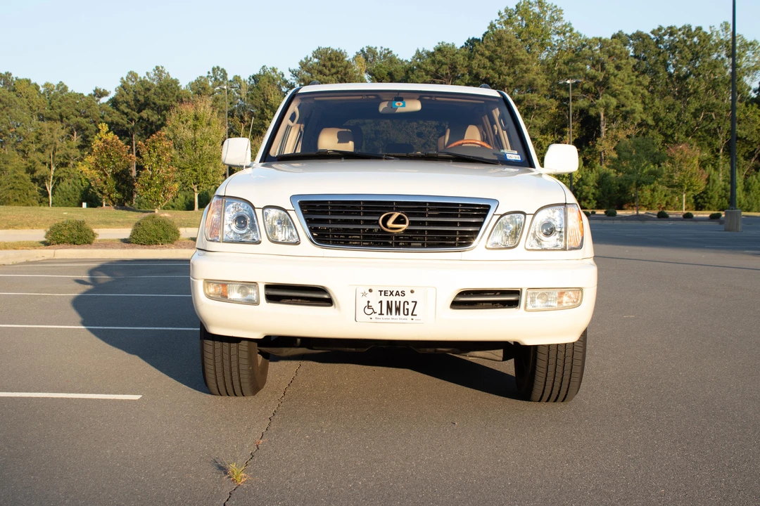 2002 Lexus LX 2nd Gen - Image 6 of 31