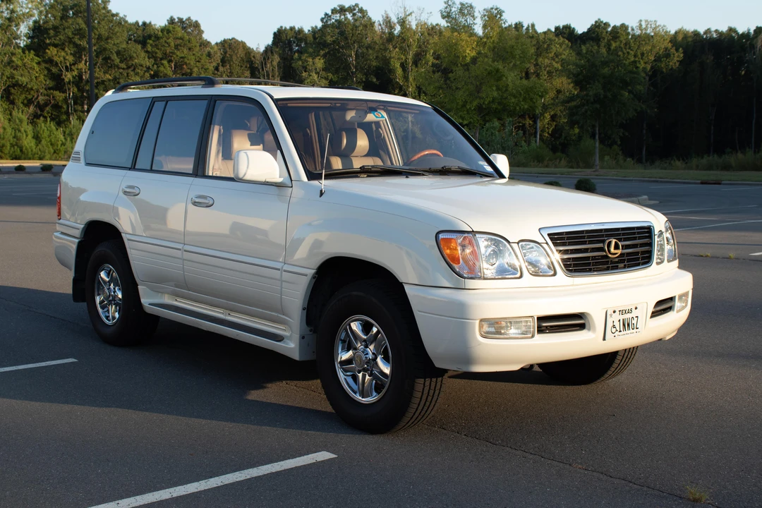 2002 Lexus LX 2nd Gen - Image 20 of 31
