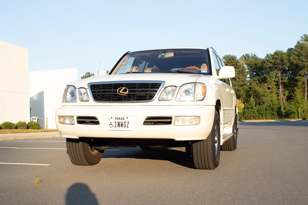 2002 Lexus LX 2nd Gen - Image 9 of 31