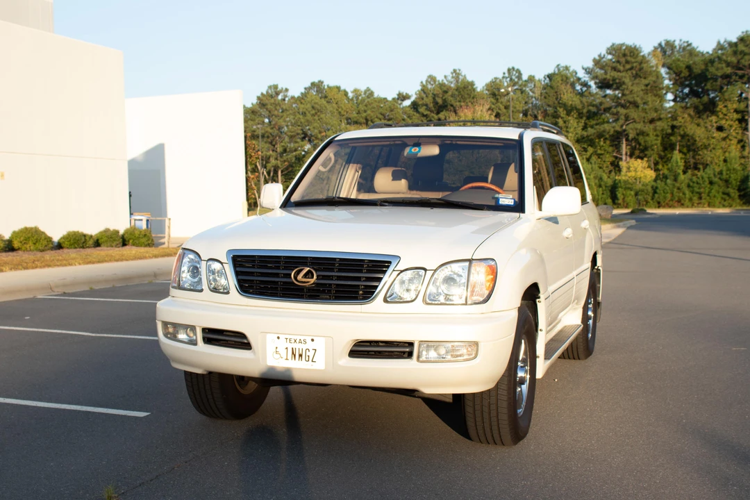 2002 Lexus LX 2nd Gen - Image 8 of 31
