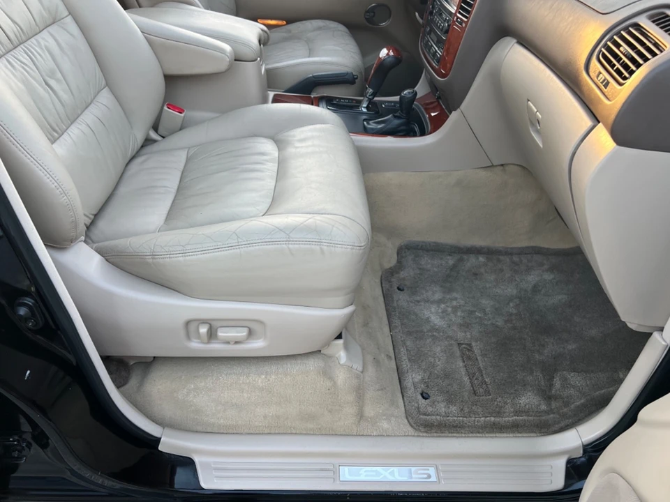 2002 Lexus LX 2nd Gen - Image 15 of 21