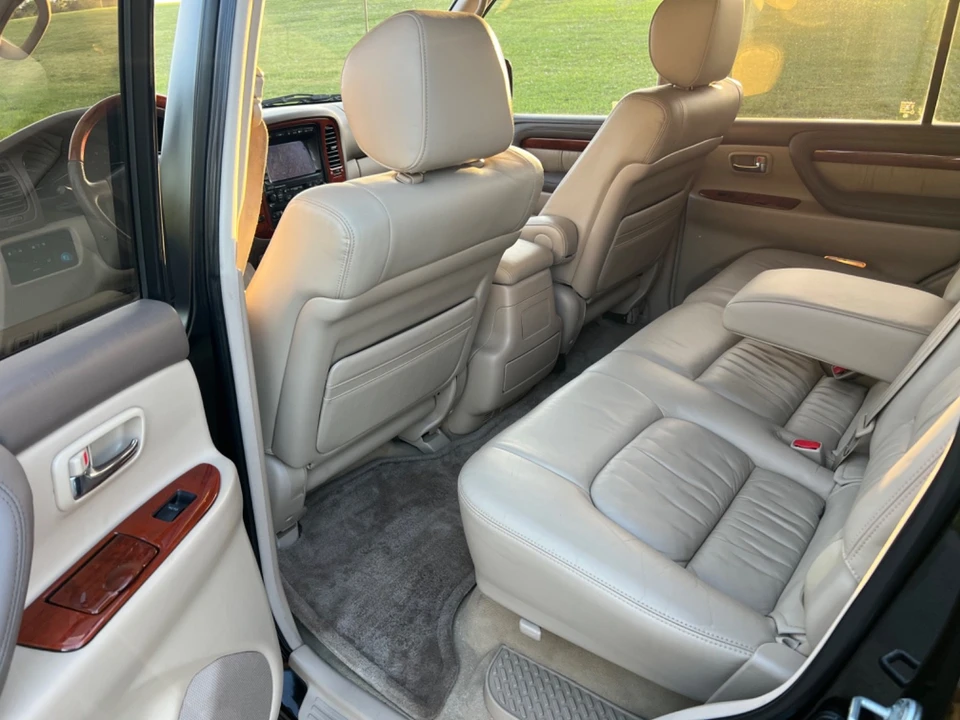 2002 Lexus LX 2nd Gen - Image 13 of 21