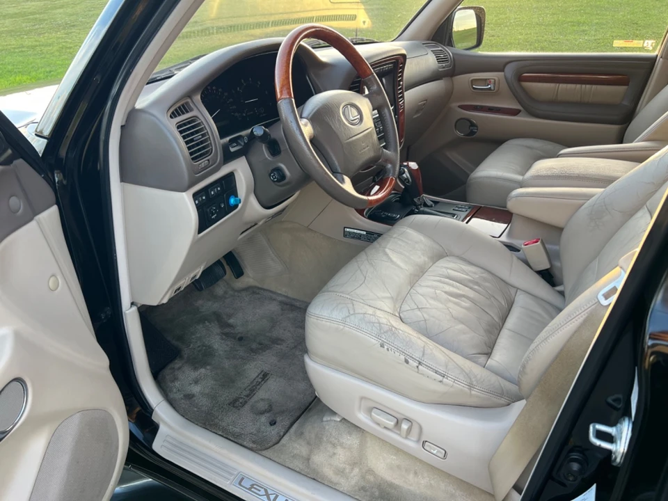 2002 Lexus LX 2nd Gen - Image 11 of 21