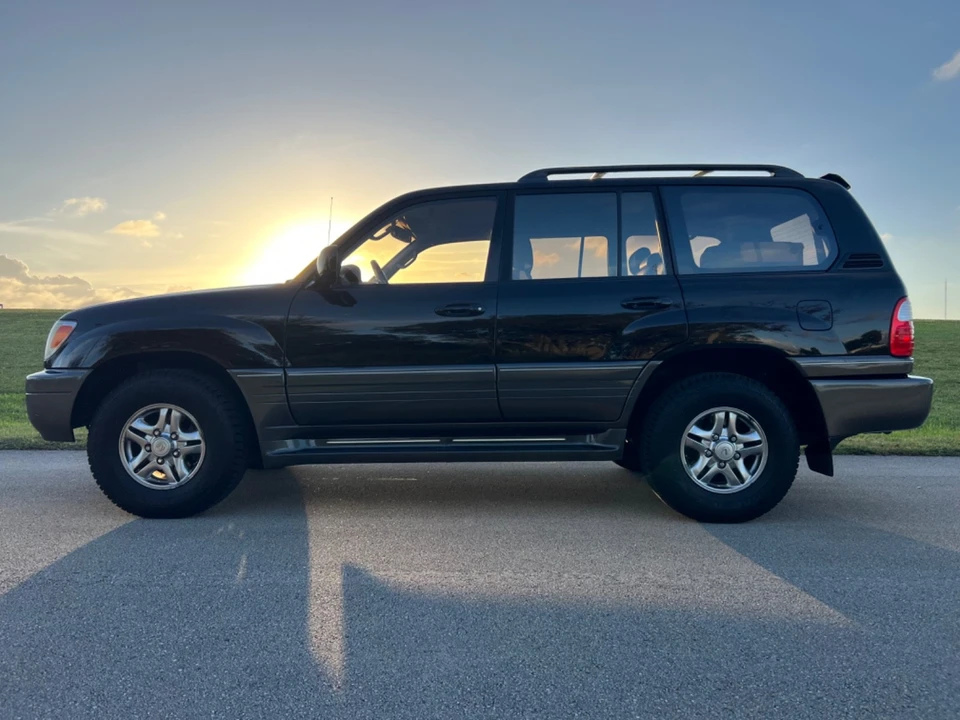 2002 Lexus LX 2nd Gen - Image 2 of 21