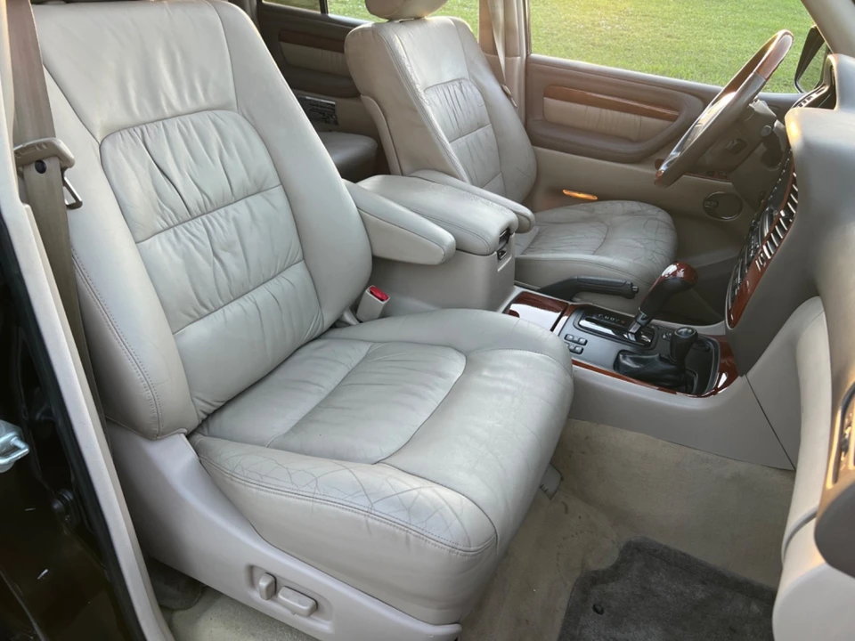 2002 Lexus LX 2nd Gen - Image 16 of 21