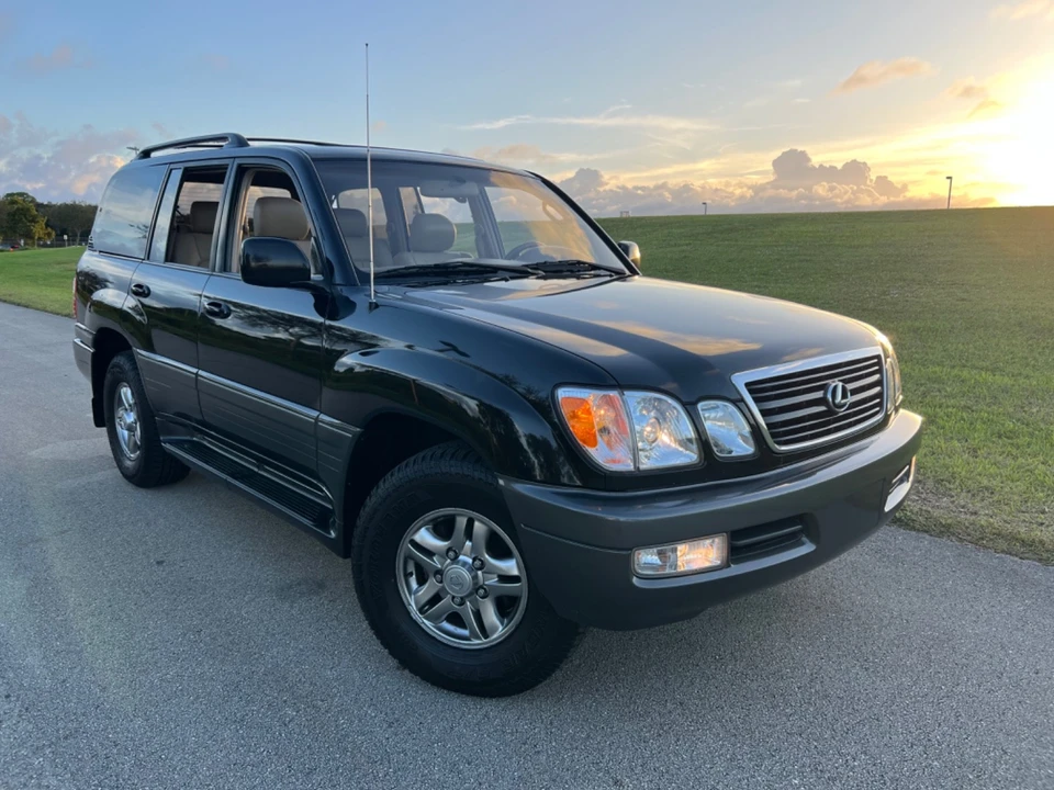 2002 Lexus LX 2nd Gen - Image 8 of 21