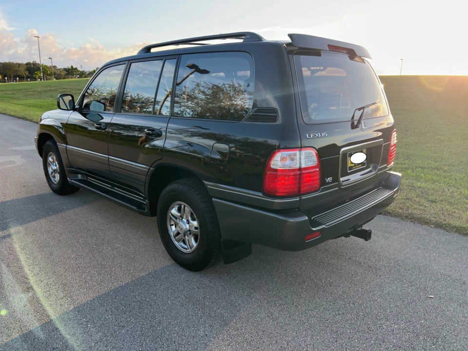 2002 Lexus LX 2nd Gen - Image 3 of 21