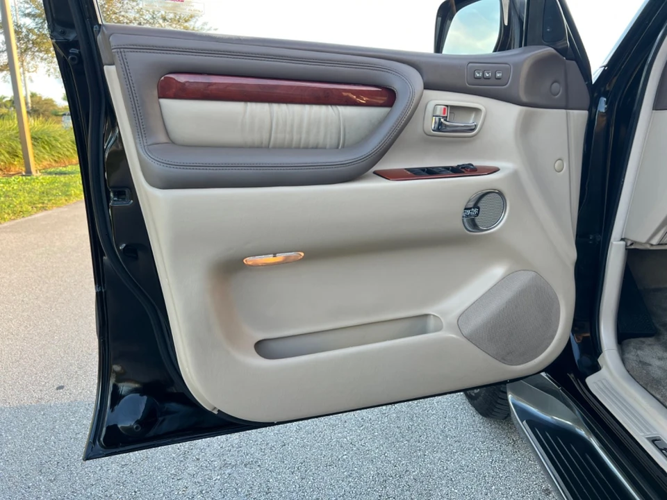 2002 Lexus LX 2nd Gen - Image 12 of 21